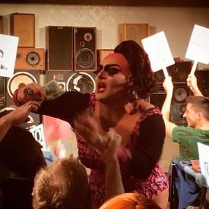 Meet your Posher, Aviva